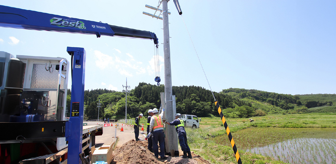 重機とマンパワーで安全施工